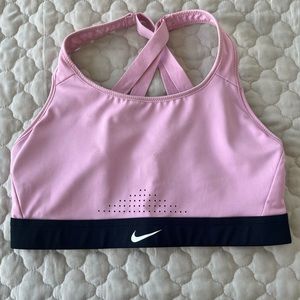 Women’s Nike Sports Bra Medium